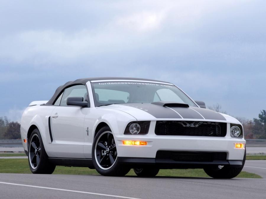  Ford Mustang GT Convertible 2006 года  (фото 19 из 27)